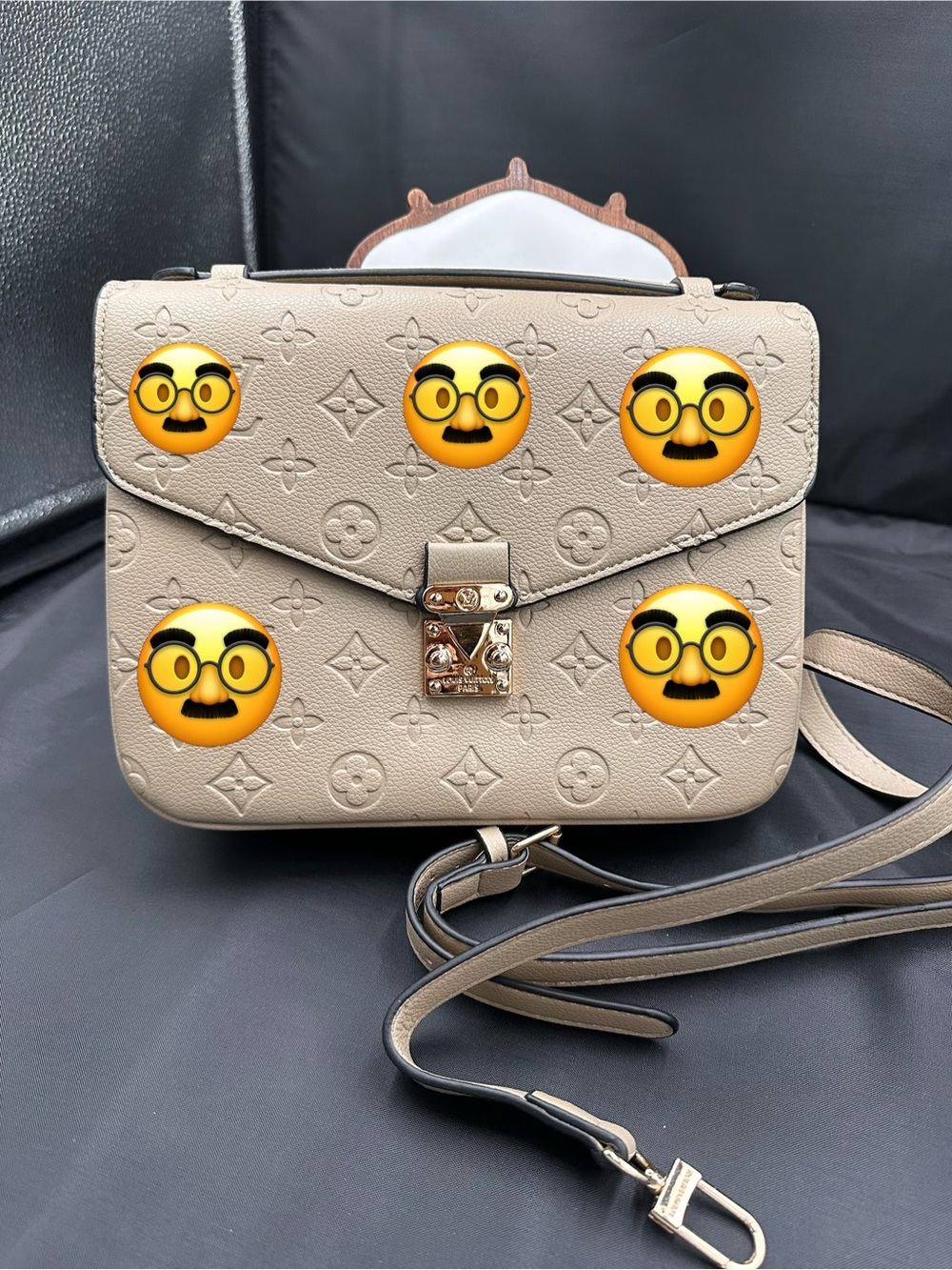 Excellent quality Source Unknown Beige Embossed Crossbody Bag with Gold Hardware